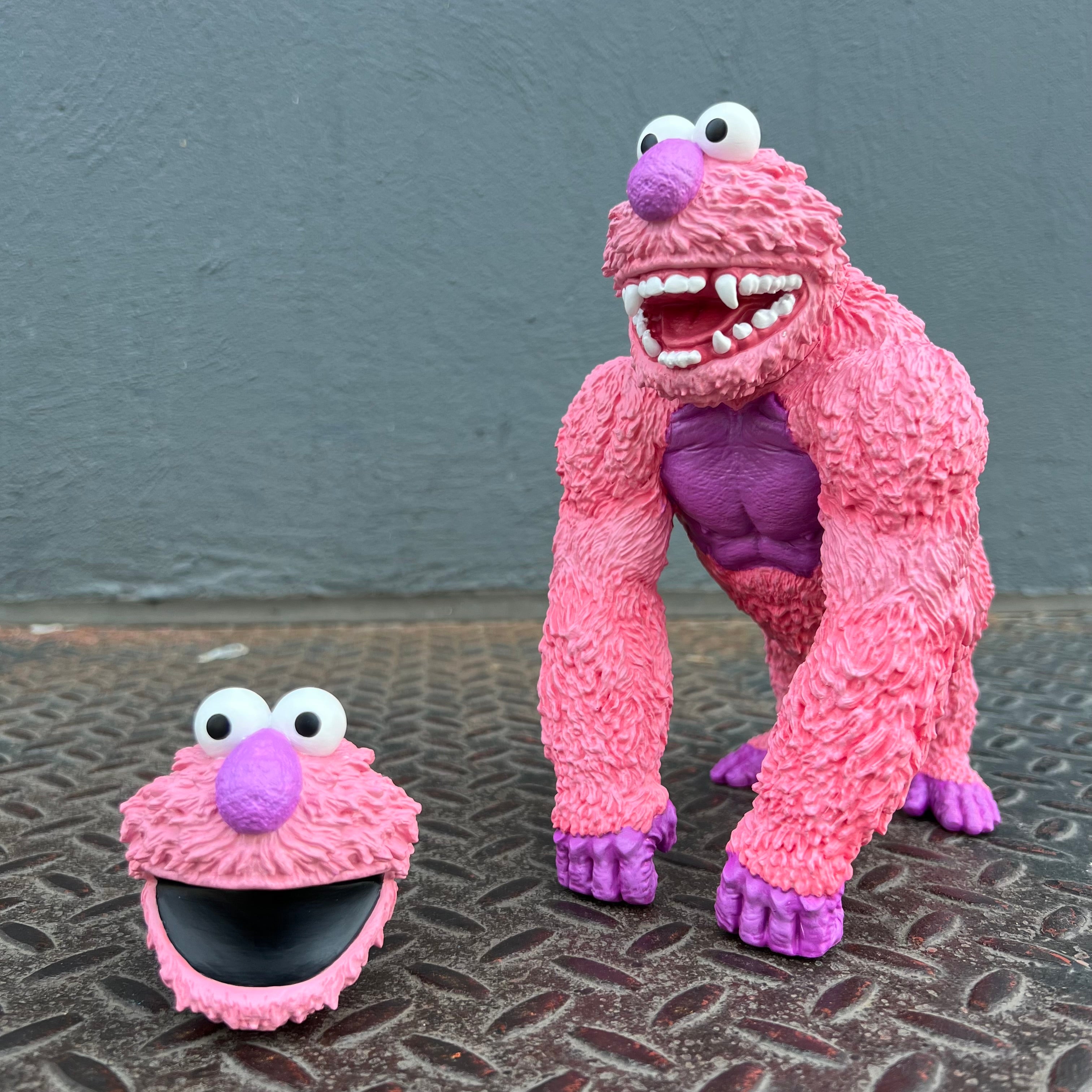 Elmo Kong - Variant - Resin Figure – Bottleneck Gallery